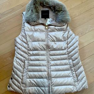 NWT Puffer vest with removable fur collar